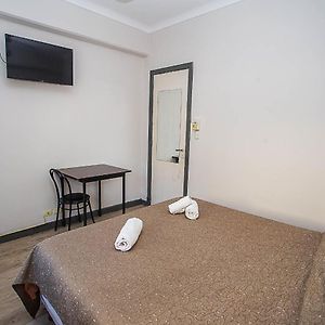 Habitación Estándar con Cama Queen